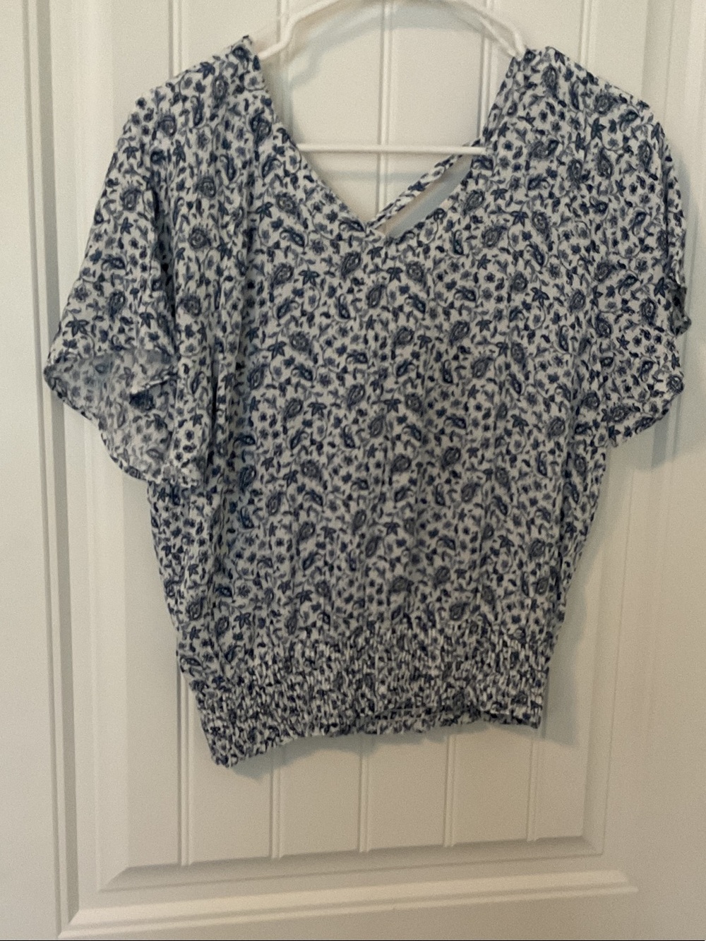 Paper Crane White and Navy Floral V-Neck Smocked Waist Top